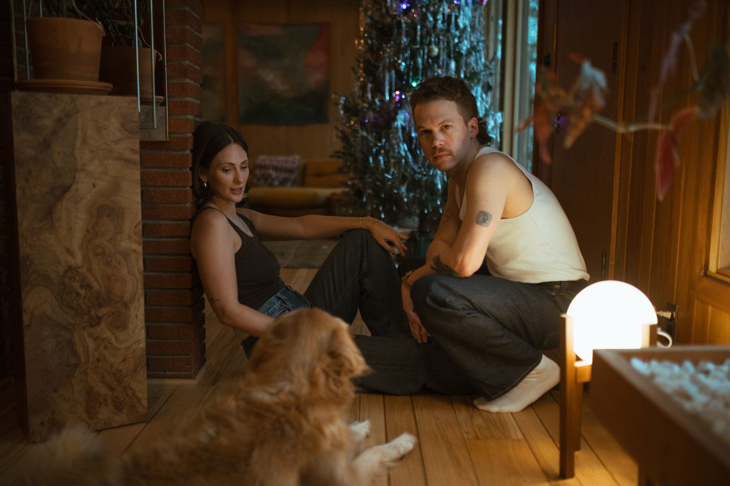 in_home_engagment_session_nashville_stylish